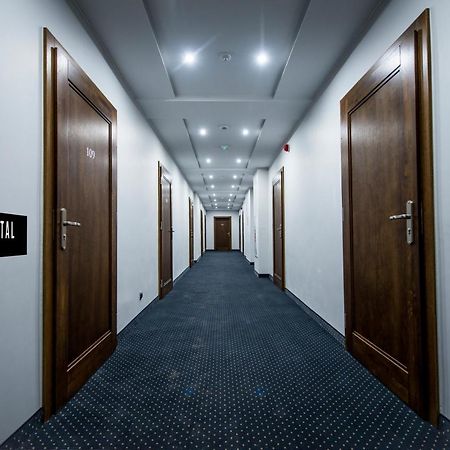 Hotel Crystal Janikowo Kültér fotó