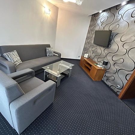 Hotel Crystal Janikowo Kültér fotó